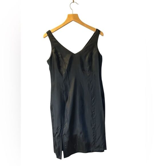 Hugo Buscati Little Black V-Neck Cocktail‎ Dress – Size 2P - Picture 11 of 11